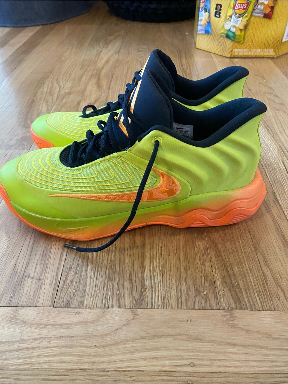 NEW Nike Giannis Immortality 4 Men Shoes Cyber Bright Mandarin